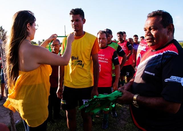 Premiação com medalhas no festival rural